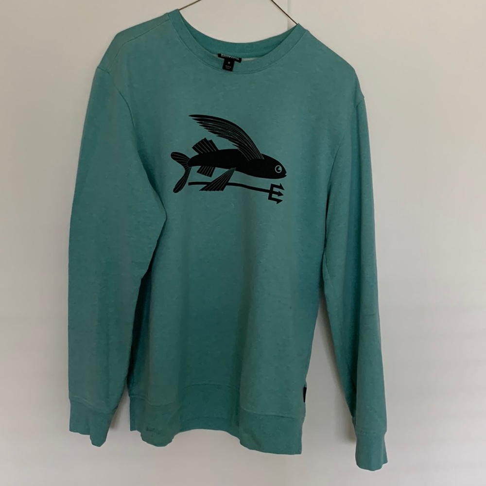 Mens Patagonia sweatshirt. Beautiful blue “sea green” in color. Size M.